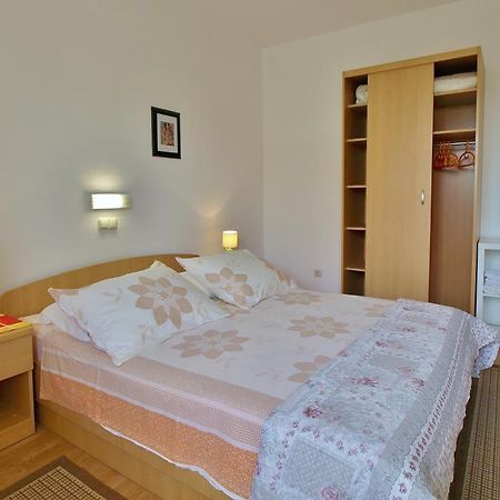Apartments Eufemija Раб Экстерьер фото