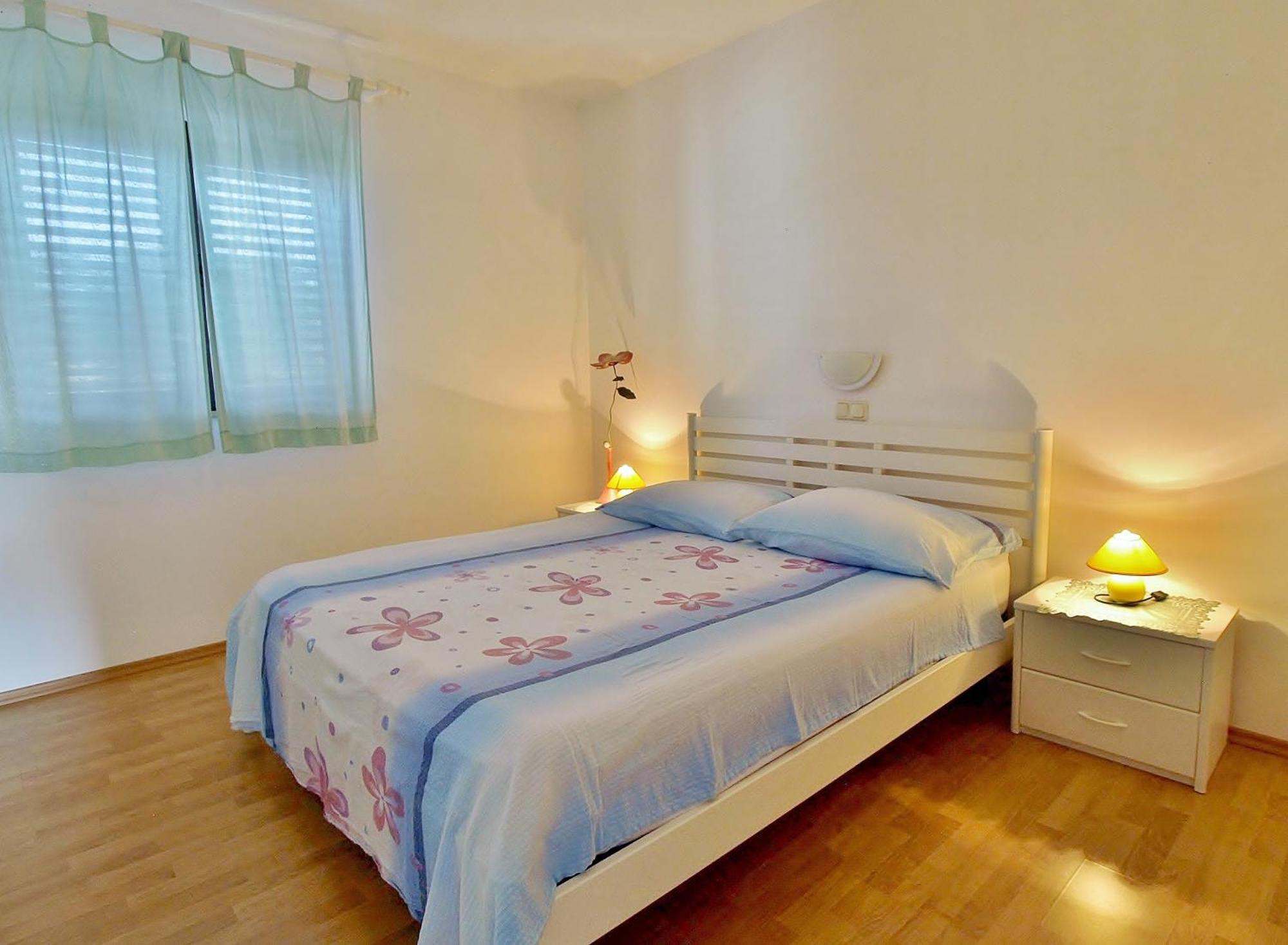 Apartments Eufemija Раб Экстерьер фото